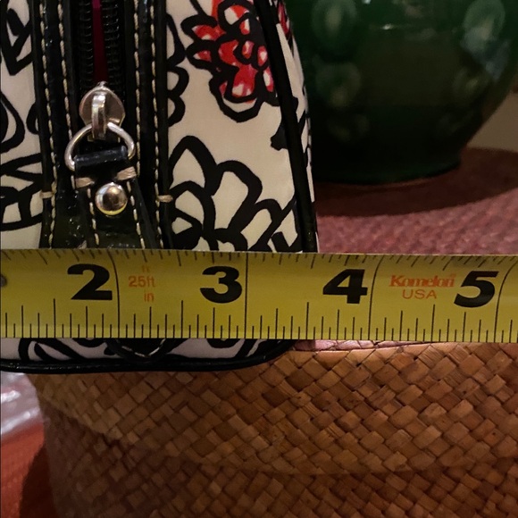 Coach Poppy Daisy Floral Graffiti Cosmetic Bag. - Picture 10 of 10